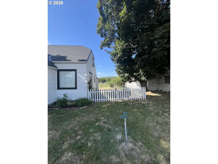 135 E Broadway St, Goldendale, WA 98620 - #3