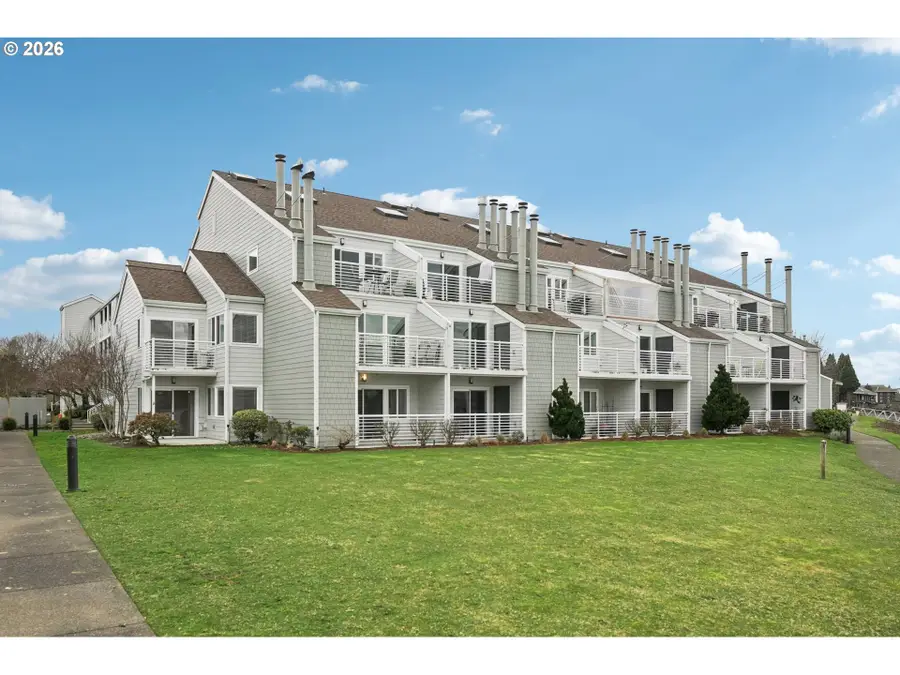 125 N Hayden Bay Dr, Portland, OR 97217 - #3