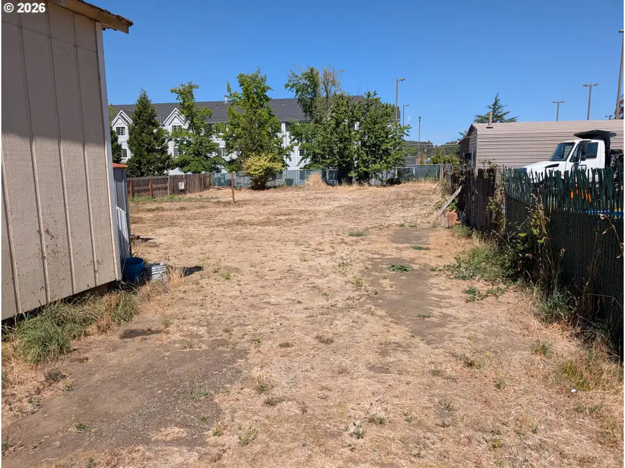1443 Gleason Ave, Sutherlin, OR 97479 - #2