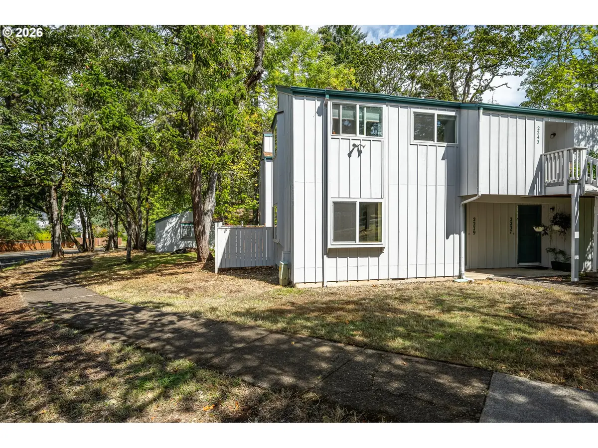 2239 Hawkins Ln, Eugene, OR 97405 - #1