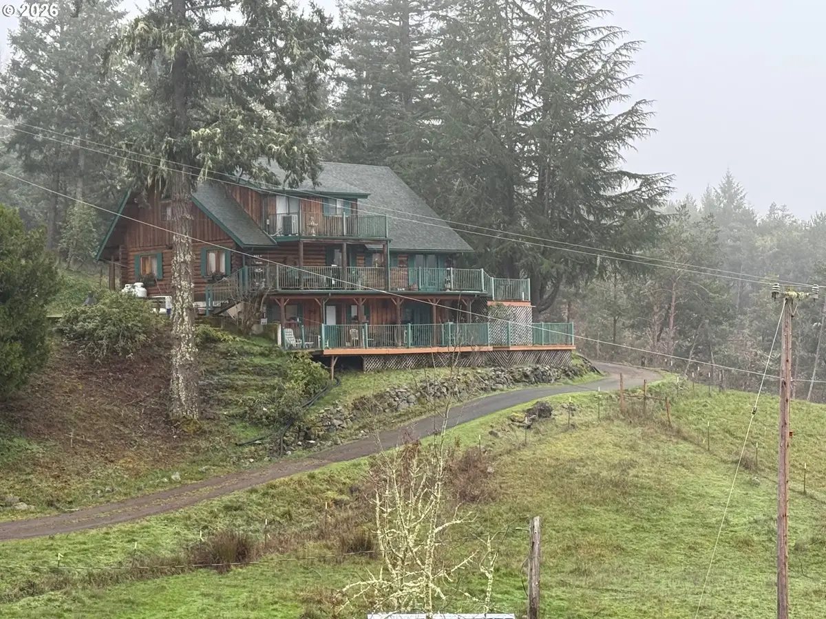 873 Strader Rd, Roseburg, OR 97470 - Image #1