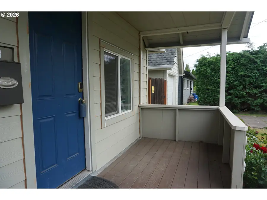 608 S 6th Ave, Kelso, WA 98626 - #3