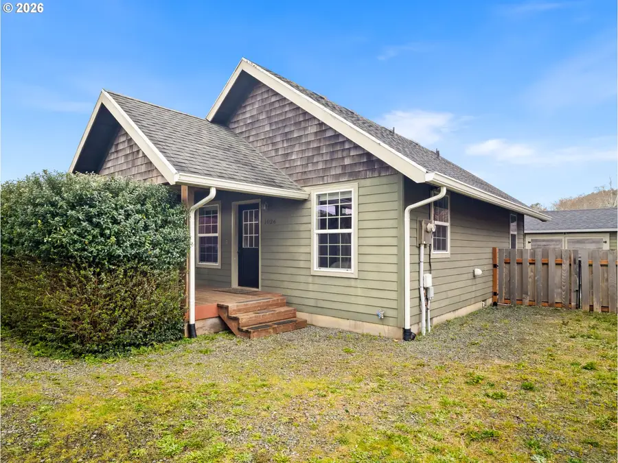 1026 NE 13th Ave, Rockaway Beach, OR 97136 - #2