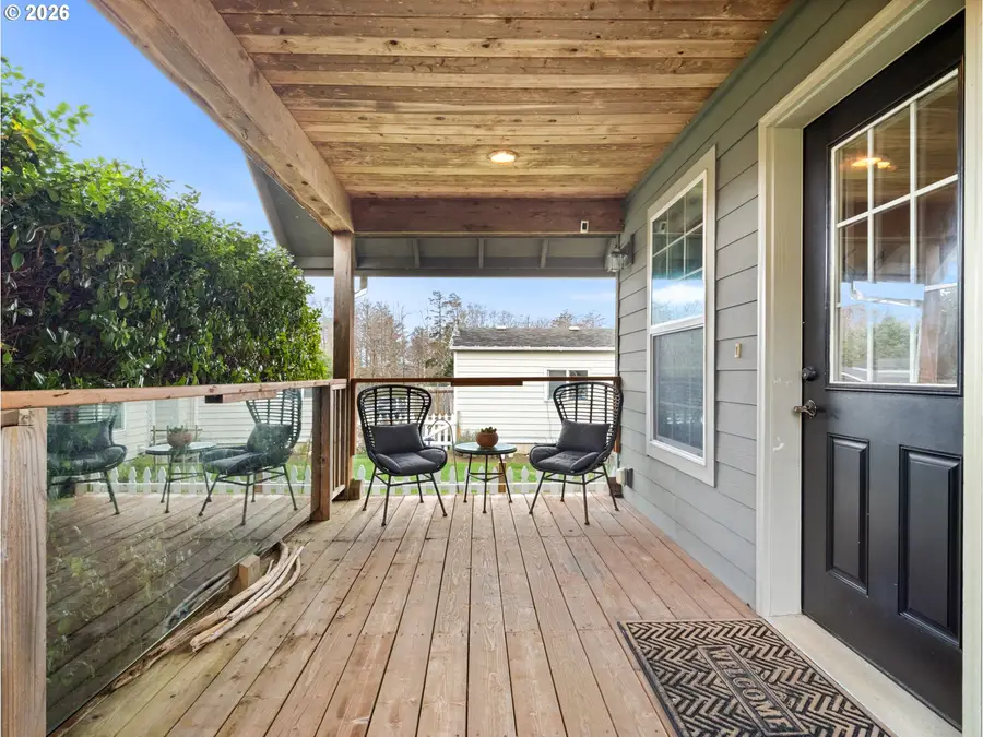 1026 NE 13th Ave, Rockaway Beach, OR 97136 - #3
