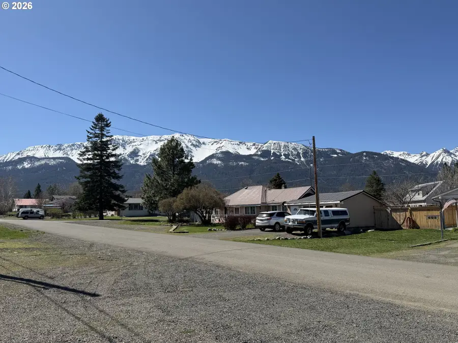 404 S College St, Joseph, OR 97846 - #3