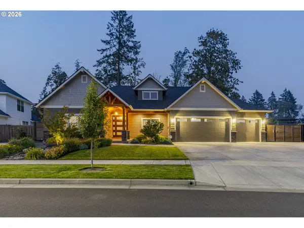 1822 John Day Dr, Eugene, OR 97408