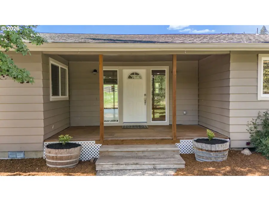 37071 Wallace Creek Rd, Springfield, OR 97478 - #2