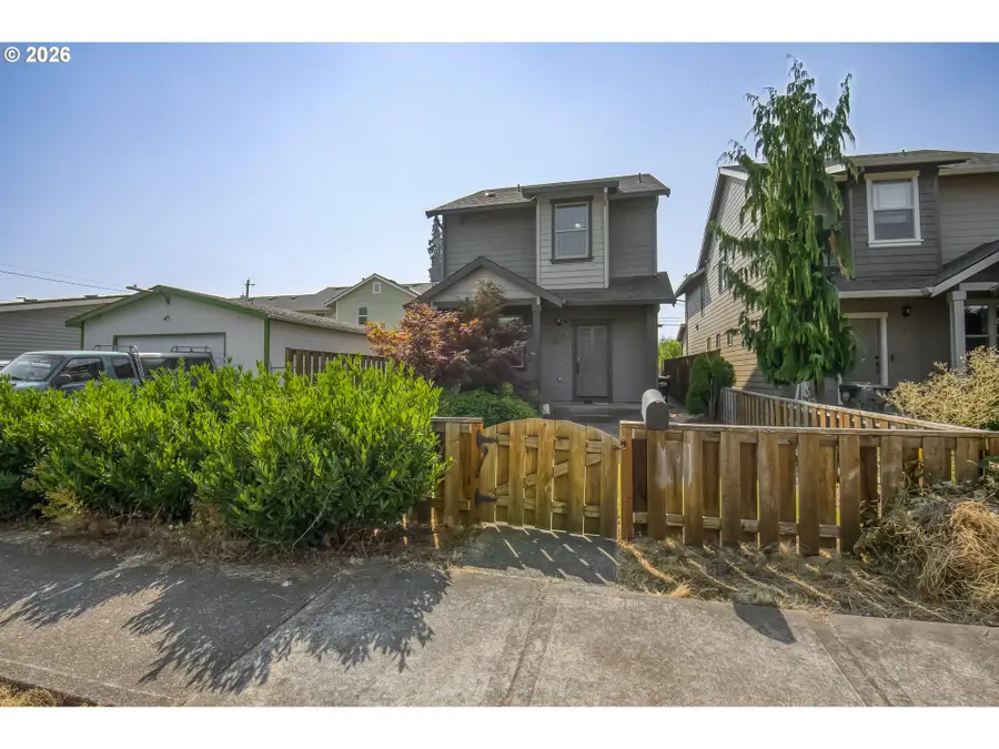 129 NW Connell Ave, Hillsboro, OR 97124 - #2
