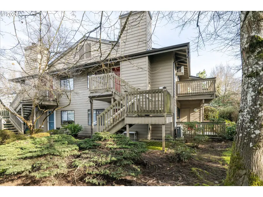 1927 Lake Isle Dr, Eugene, OR 97401 - Image #2