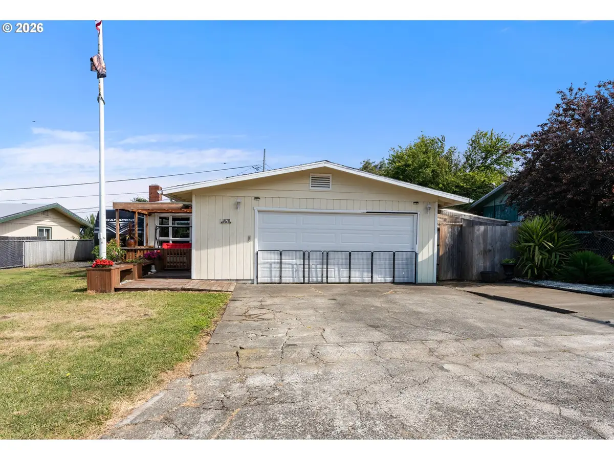 1070 Arago Ave, Coos Bay, OR 97420 - #1