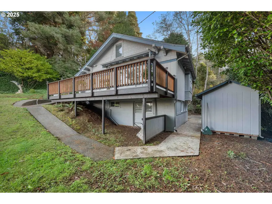 1254 N 6th St, Coos Bay, OR 97420 - Image #3