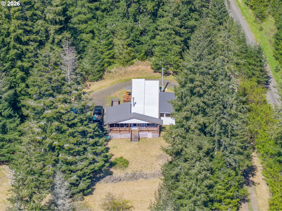 2403 Spruce St, Myrtle Point, OR 97458 - #1