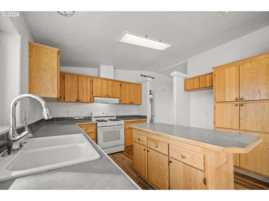 1180 H St, Baker City, OR 97814 - #3