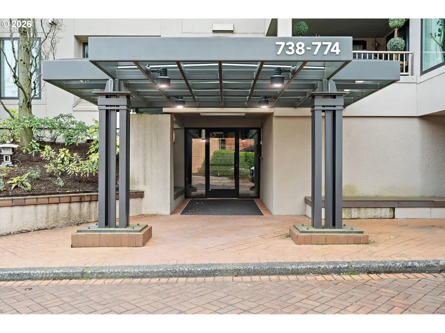 742 NW Westover Sq, Portland, OR 97210 - #2