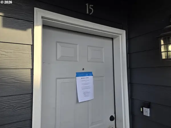 255 N 18th St #15, StHelens, OR 97051