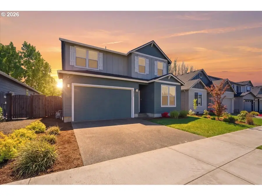 8525 N 1st St, Ridgefield, WA 98642 - #2
