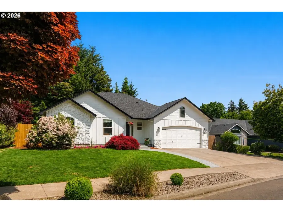 16442 Wayne Dr, Oregon City, OR 97045 - #2