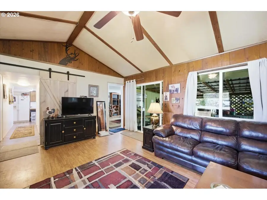 674 NE Waite St, Myrtle Creek, OR 97457 - #2