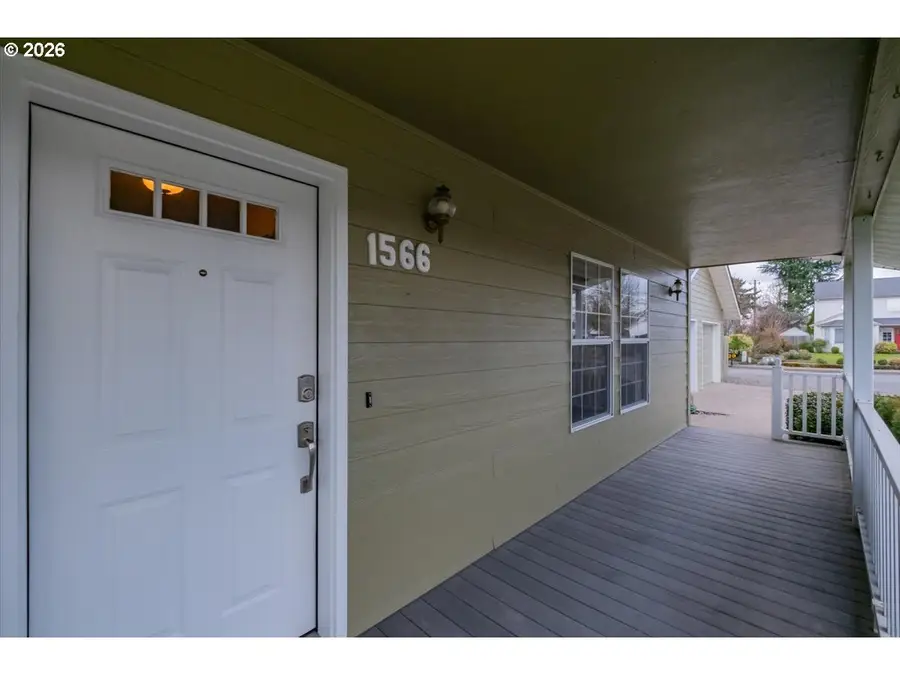 1566 NE Laurelwood Cir, Canby, OR 97013 - #2