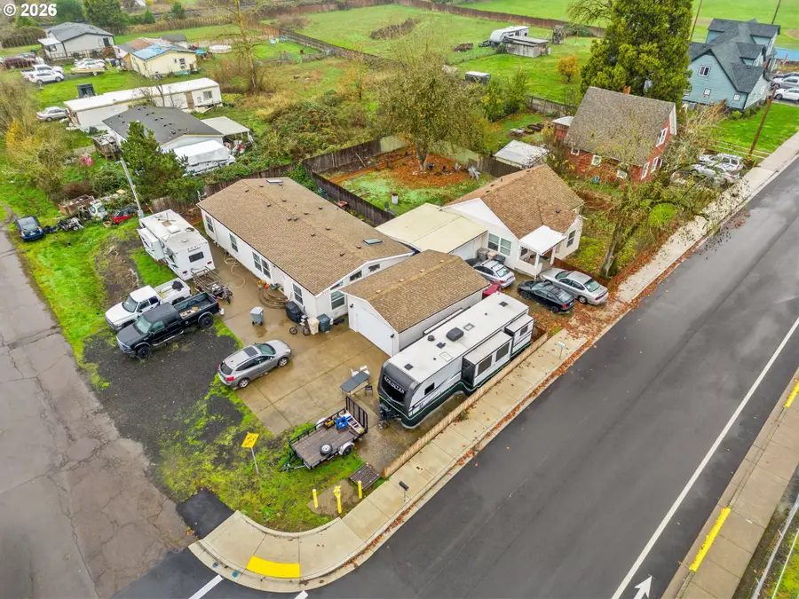 595 Kesling St, Harrisburg, OR 97446 - #2