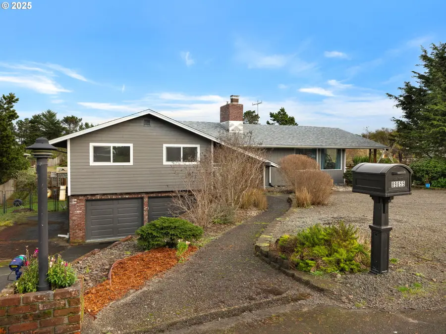 89655 Sea Breeze Dr, Warrenton, OR 97146 - Image #2