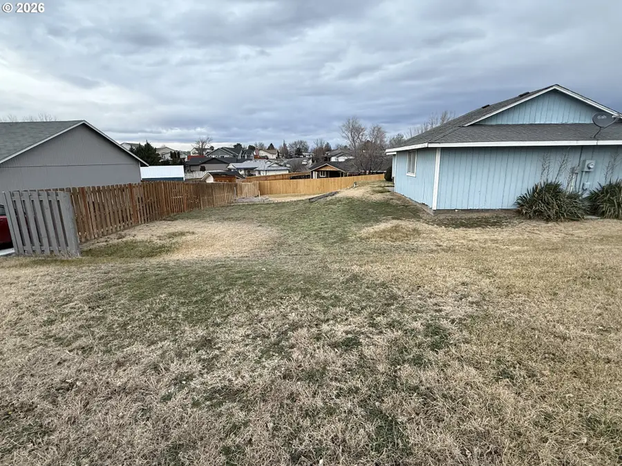 70 NE Alora Dr, Hermiston, OR 97838 - Image #3