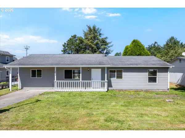 807 N 2nd St, Brookings, OR 97415
