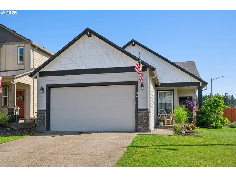 812 NE Trillium Dr, Estacada, OR 97023 - #2