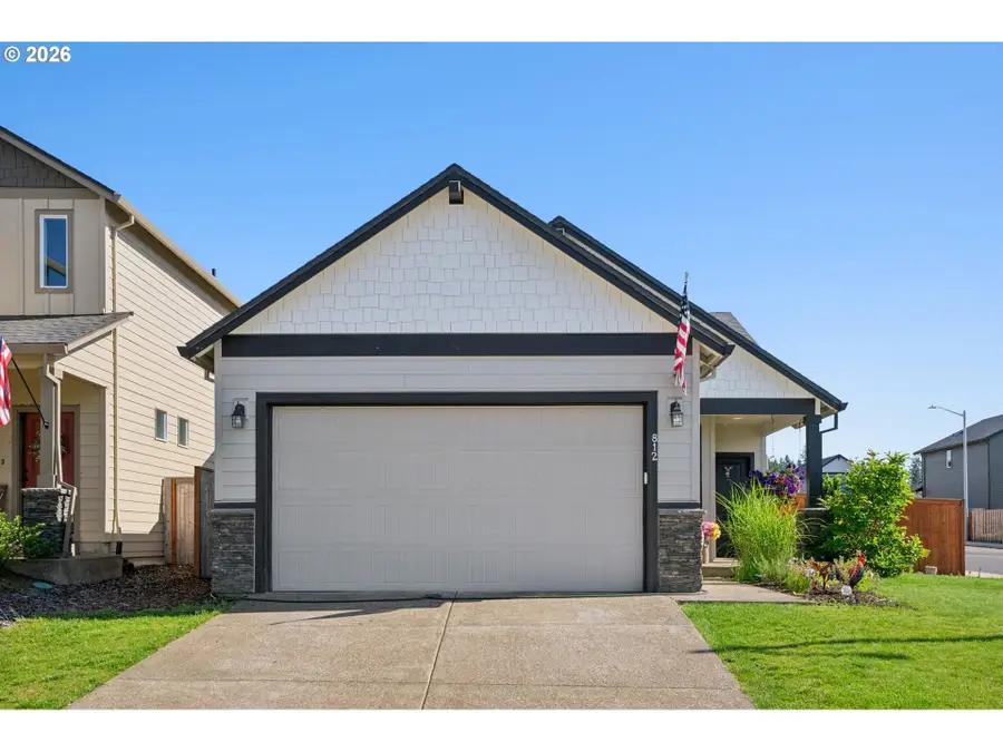 812 NE Trillium Dr, Estacada, OR 97023 - #3