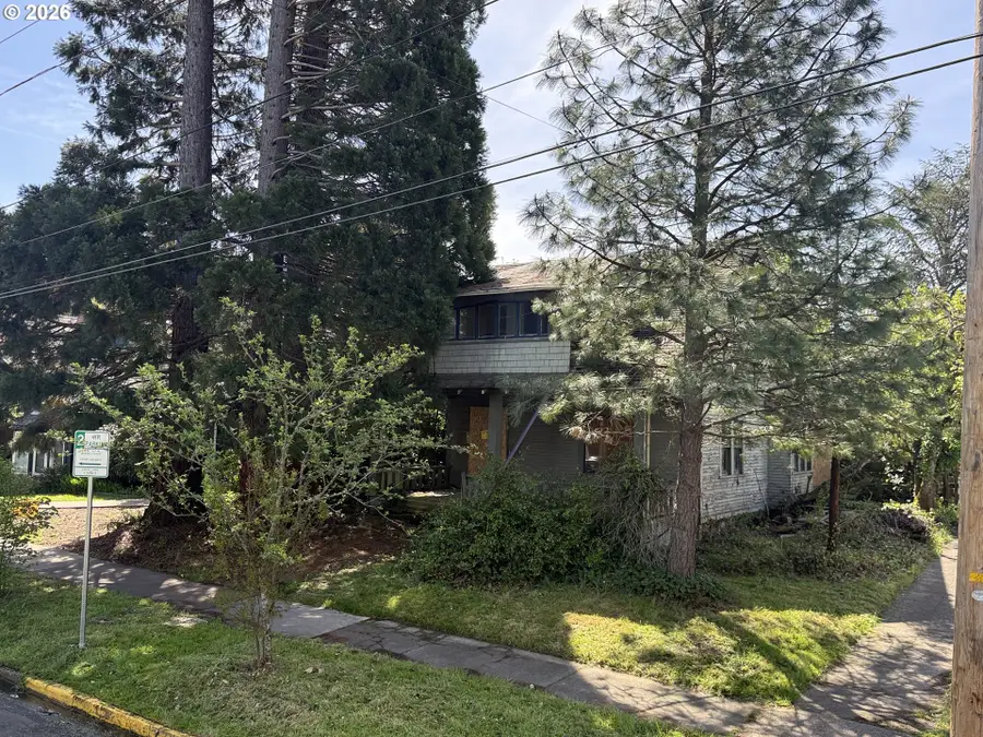 1410 E 20th Ave, Eugene, OR 97403 - #2