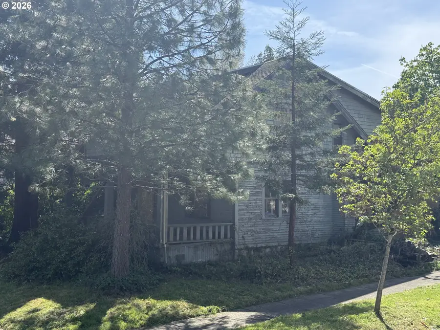 1410 E 20th Ave, Eugene, OR 97403 - #3