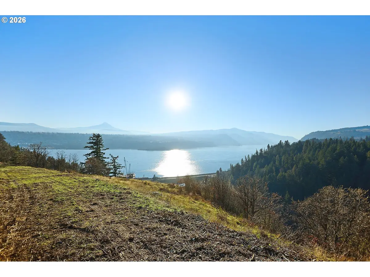 248 Sterling Blvd, White Salmon, WA 98672 - Image #1