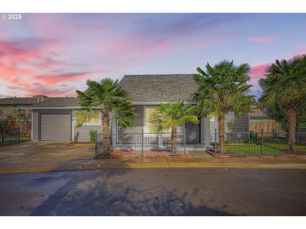 1215 Del Sol Ct, Woodburn, OR 97071 - Image #1