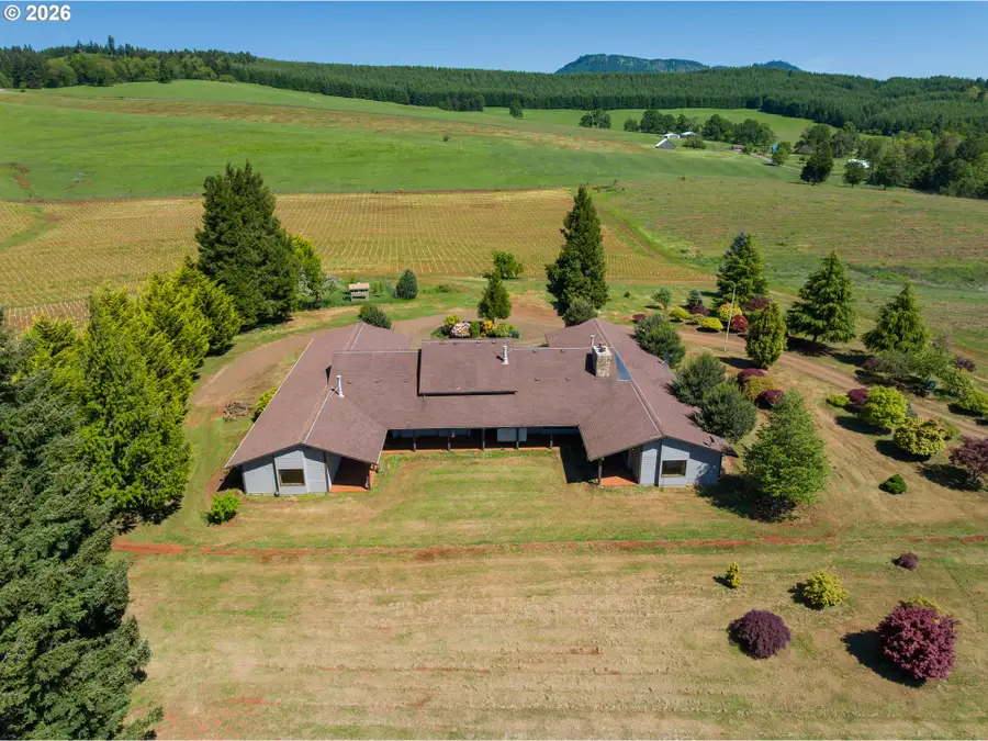 1488 Red Hill Rd, Oakland, OR 97462 - #3