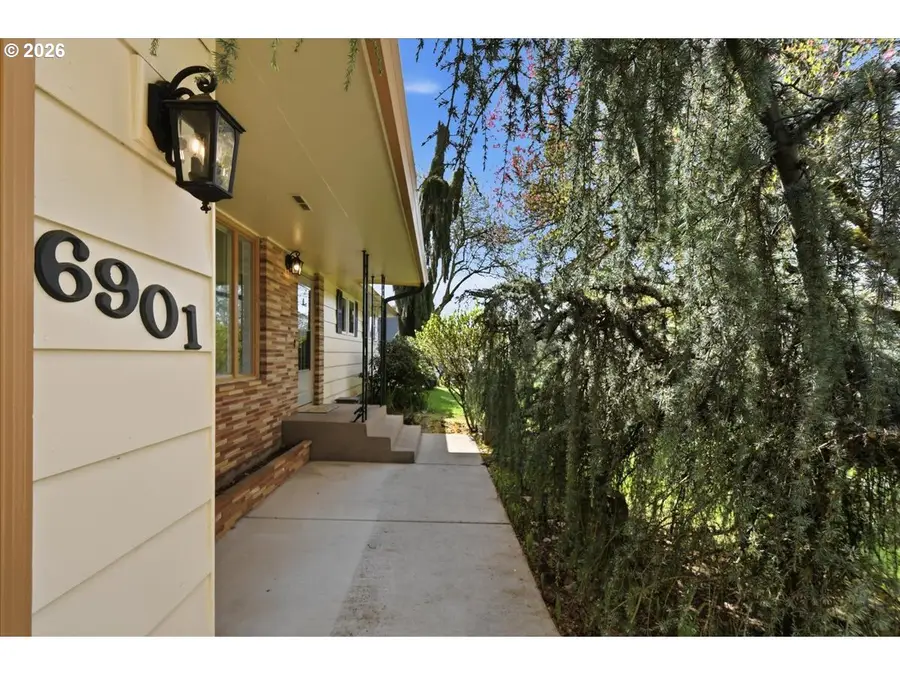 6901 NW Canyon Crest Loop, Vancouver, WA 98665 - #2