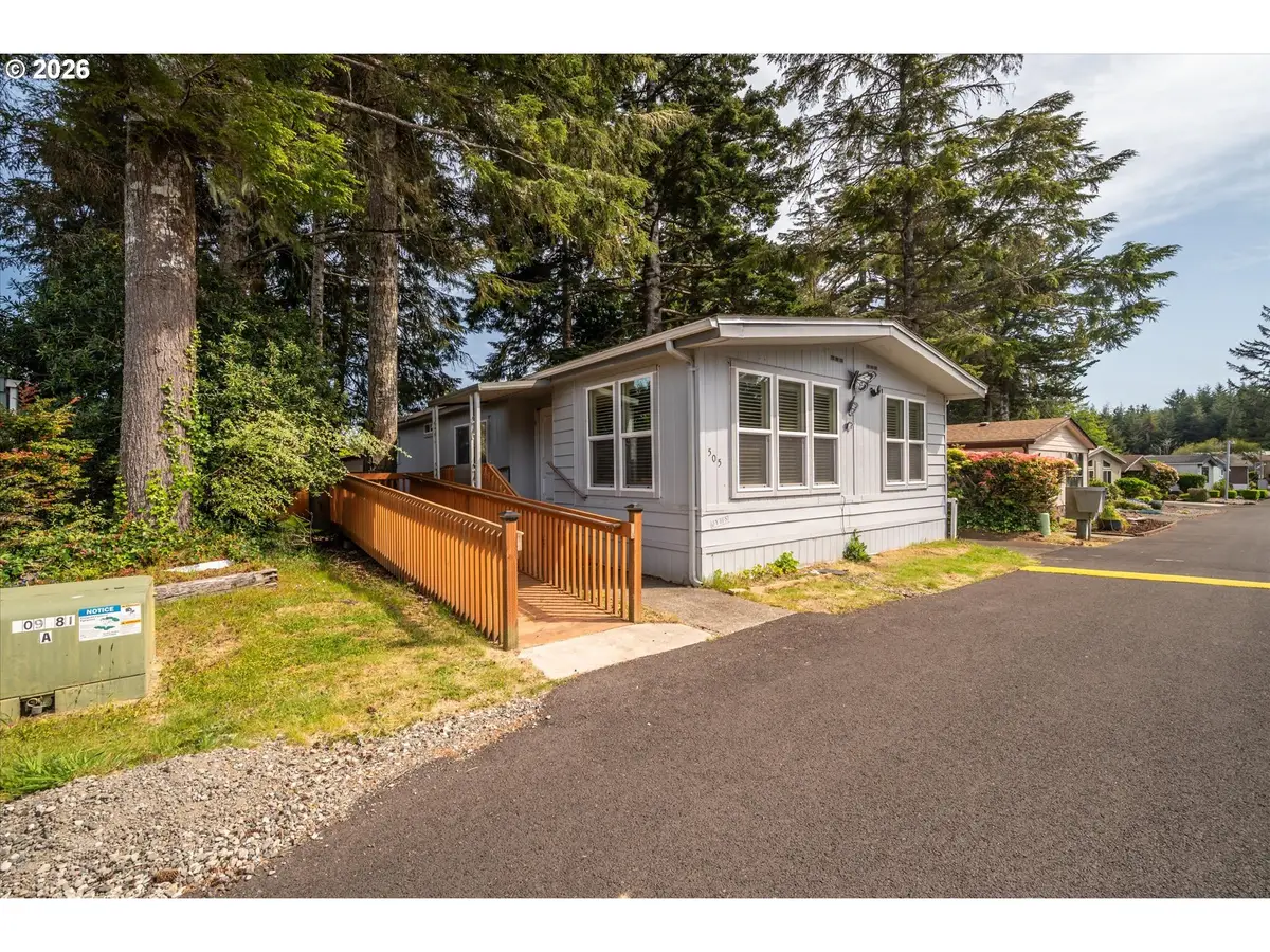 505 Shorepines Pl, Coos Bay, OR 97420 - #1