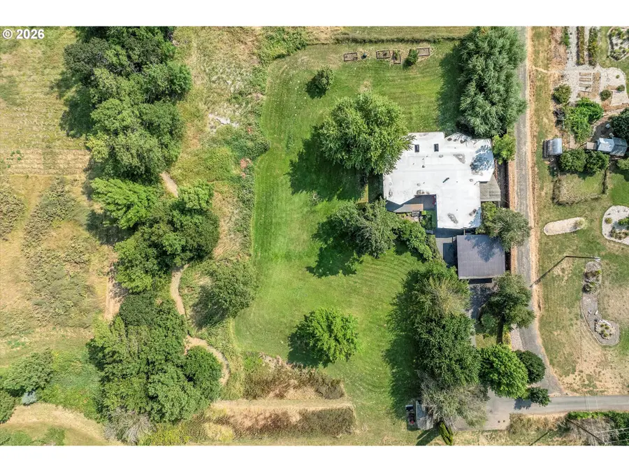 1041 Cannon Dr, Hood River, OR 97031 - #2