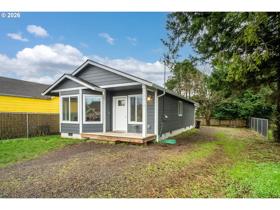 2213 10th St, Tillamook, OR 97141 - Image #2