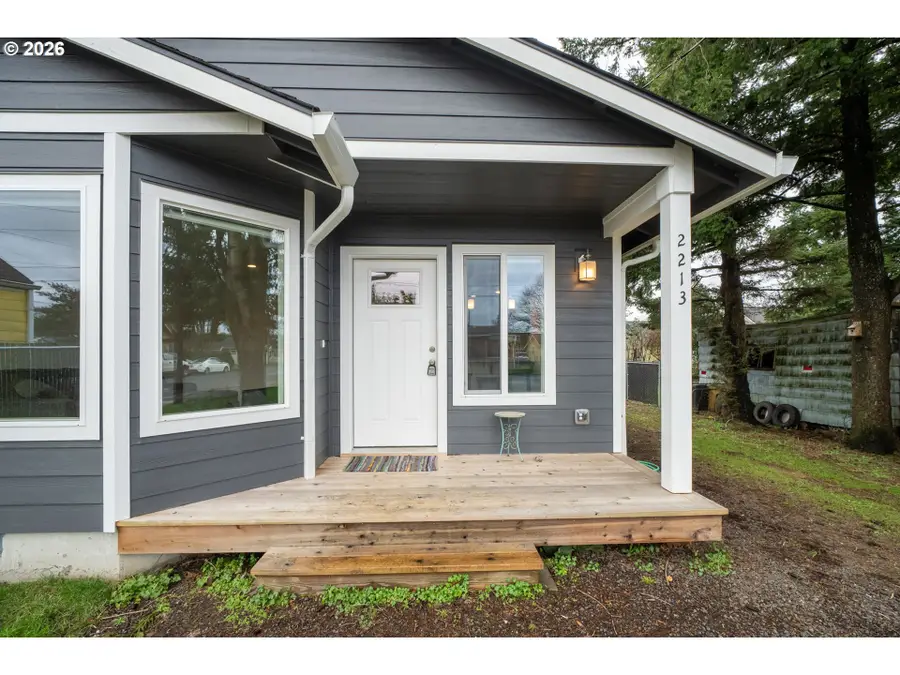 2213 10th St, Tillamook, OR 97141 - Image #3