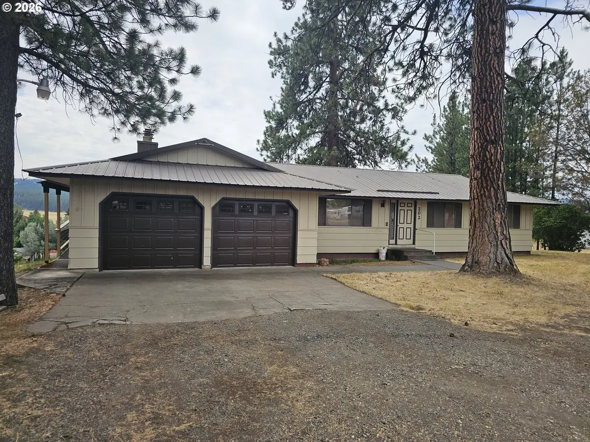 202 E Despain St, Ukiah, OR 97880 - #1