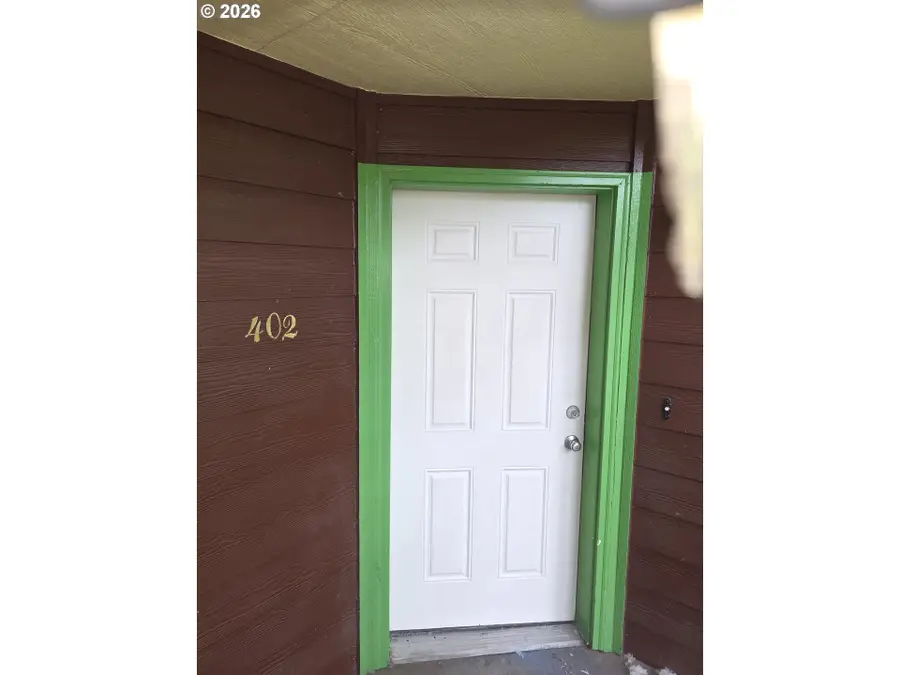 9257 SE Clinton St #402, Portland, OR 97266 - #2