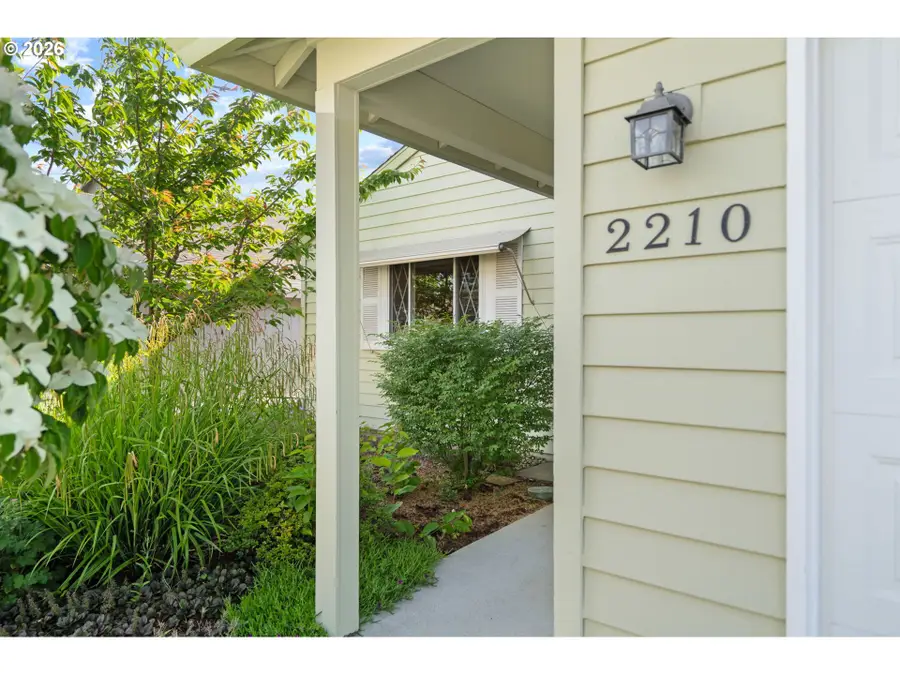 2210 NE 156th Ave, Portland, OR 97230 - #3