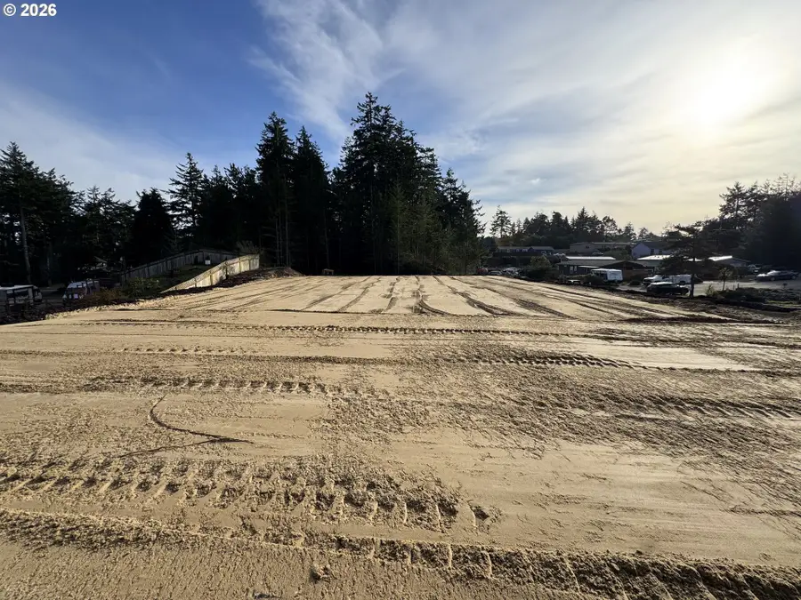 2588 Montana St, North Bend, OR 97459 - #3