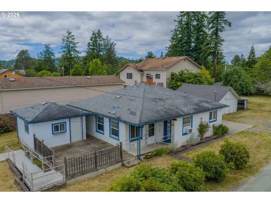 1923 Maple St, Myrtle Point, OR 97458 - #3