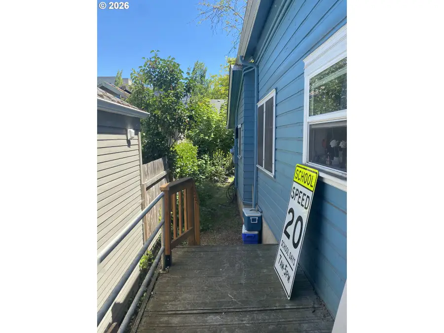 1273 Patterson Aly, Eugene, OR 97401 - #3