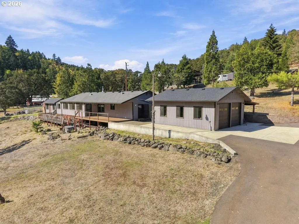 911 Jade Dr, Roseburg, OR 97471 - #1