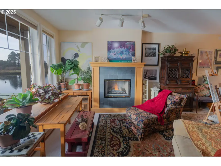 1108 S Holladay Dr #14, Seaside, OR 97138 - Image #3