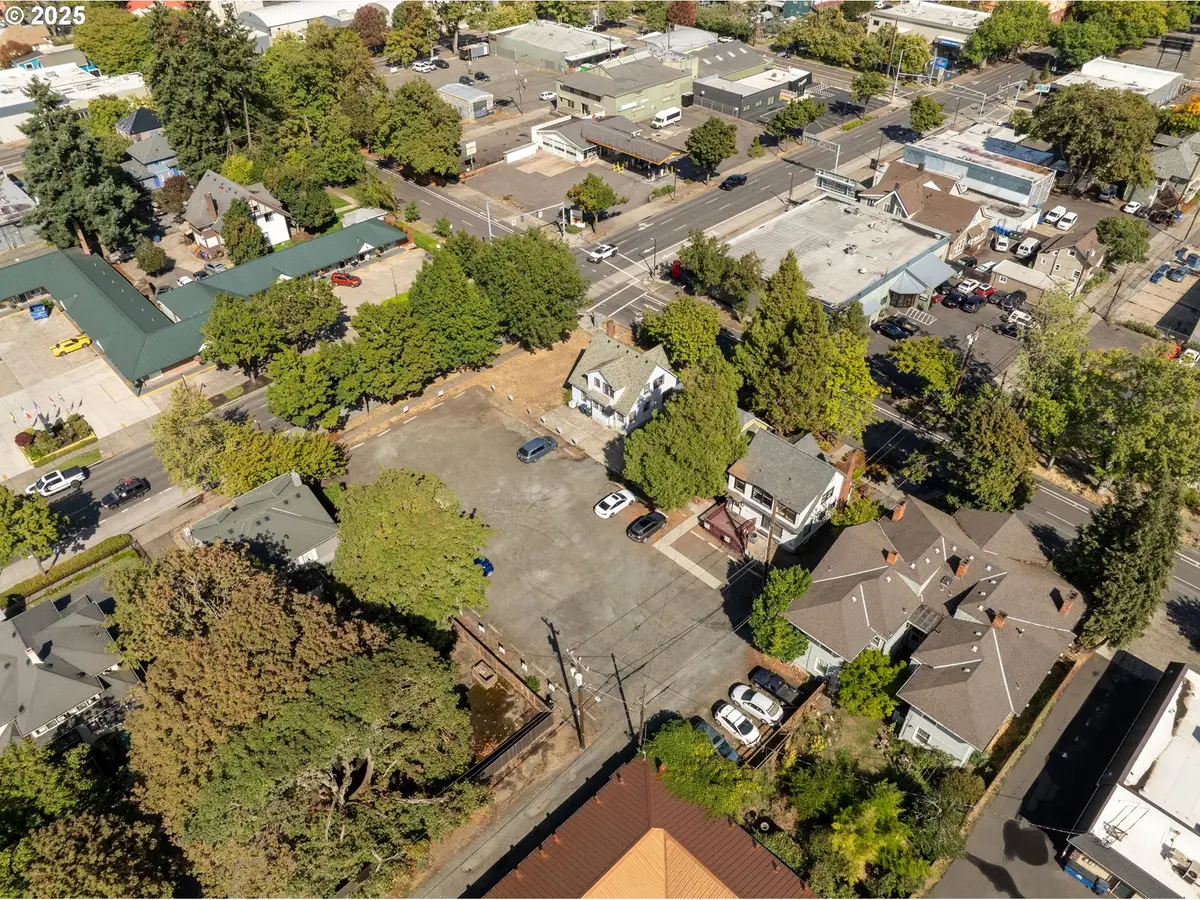 6th St, Eugene, OR 97401 - #1