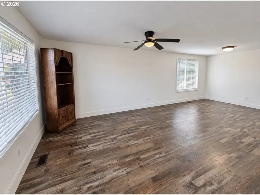1802 NW 3rd St, Battle Ground, WA 98604 - #2