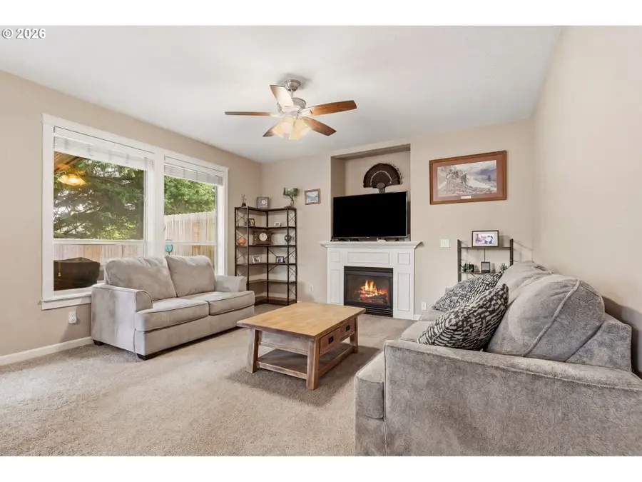 301 SW Bell Dr, Dallas, OR 97338 - #3